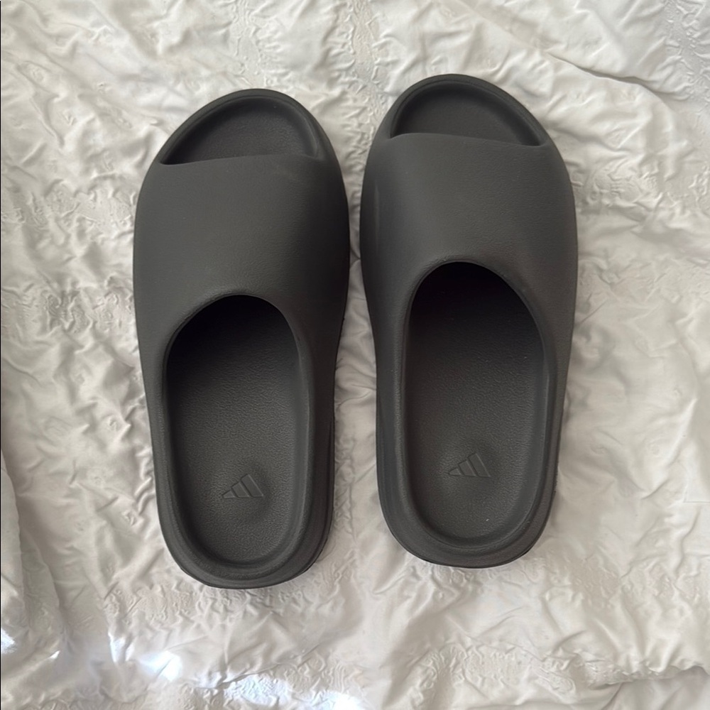 slate grey yeezy slides